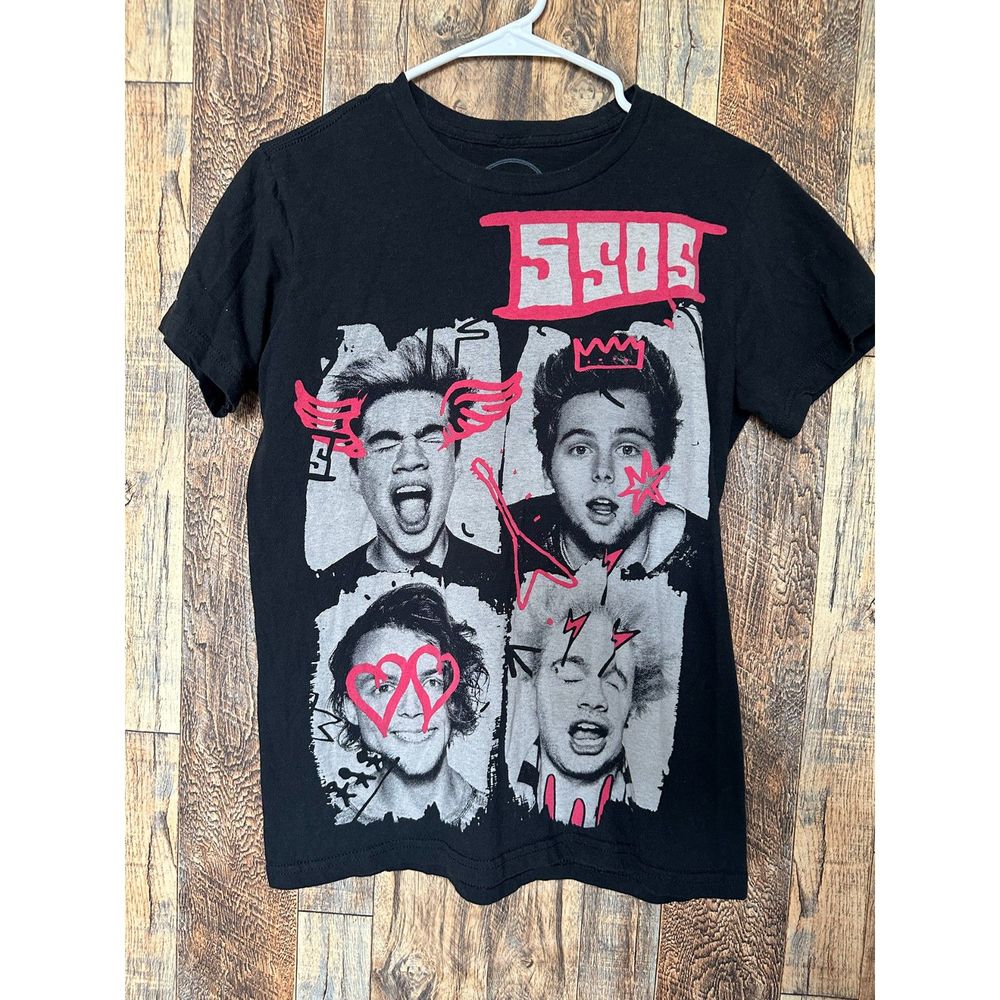 5 Seconds of Summer band tee - RARE - Size XS